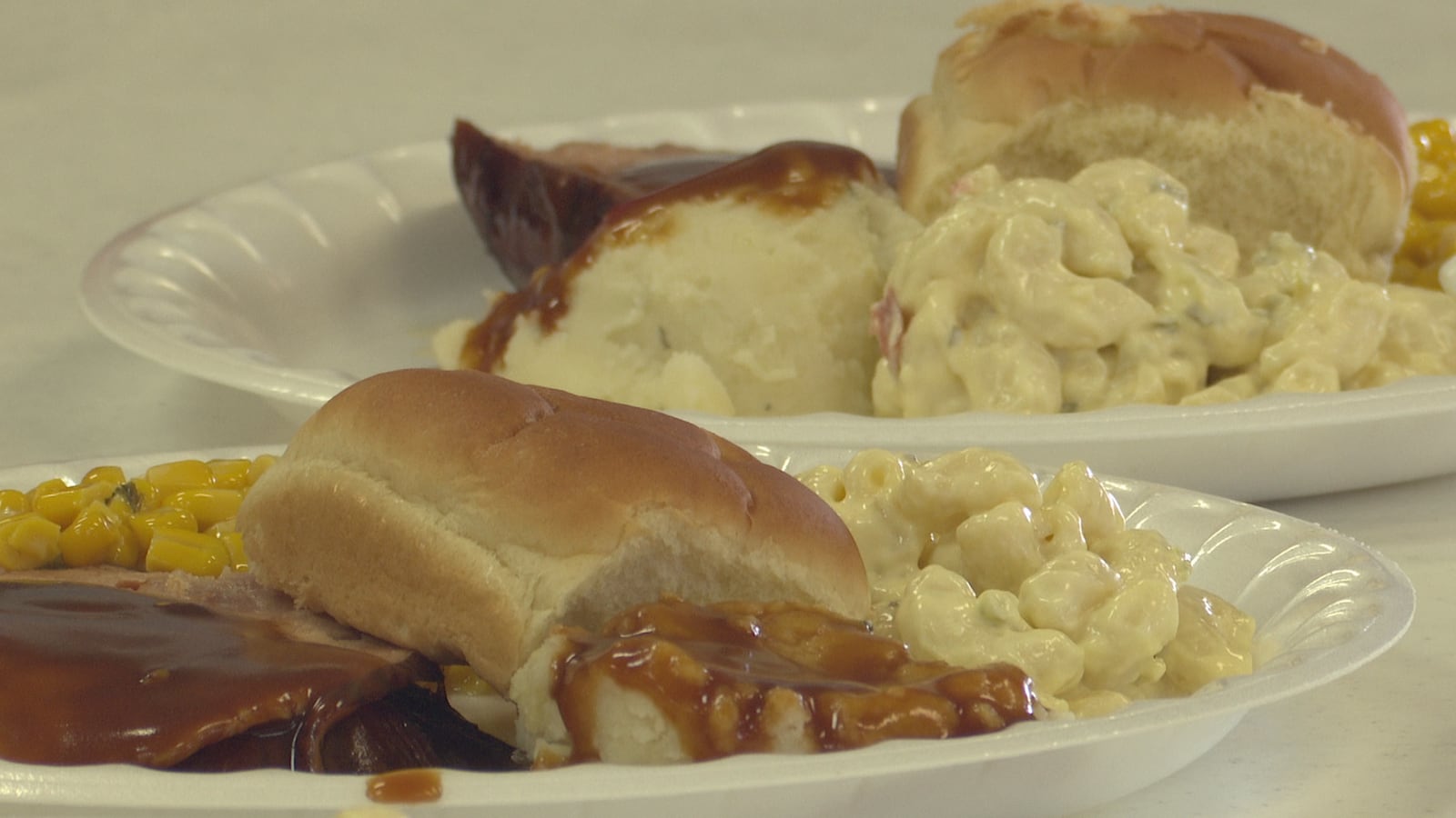 Volunteers serve Christmas meals to homeless community in McLennan County