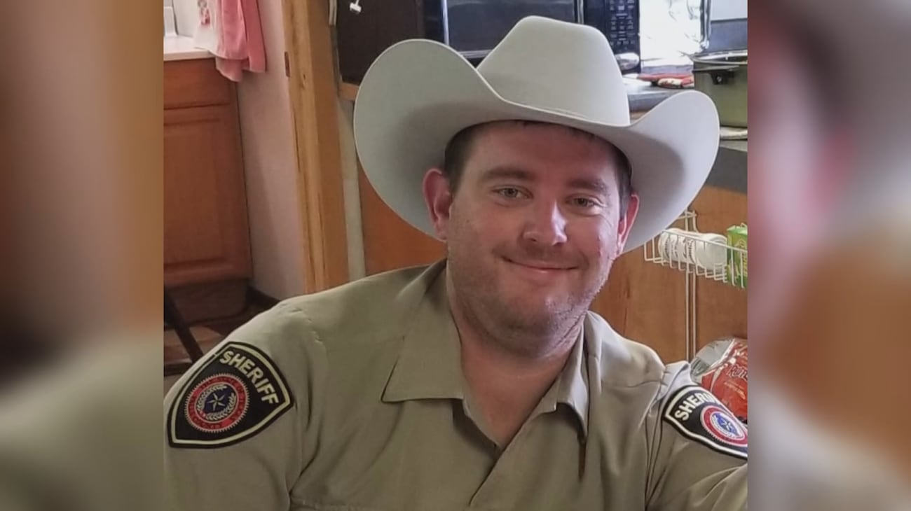 Highway memorial honors fallen deputy who died helping others