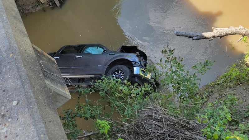 The accident happened shortly after 3 p.m. in the 4100 block of Heritage Parkway.