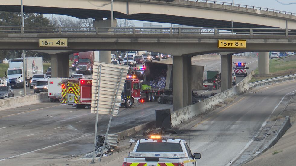 18 Wheeler Accident On 35 Today Fiery 18-wheeler crash shuts down I-35 North in Waco
