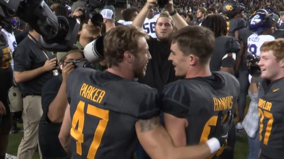 Isaiah Hankins logra un gol de campo ganador de 33 yardas para derrotar a TCU, 37-34.