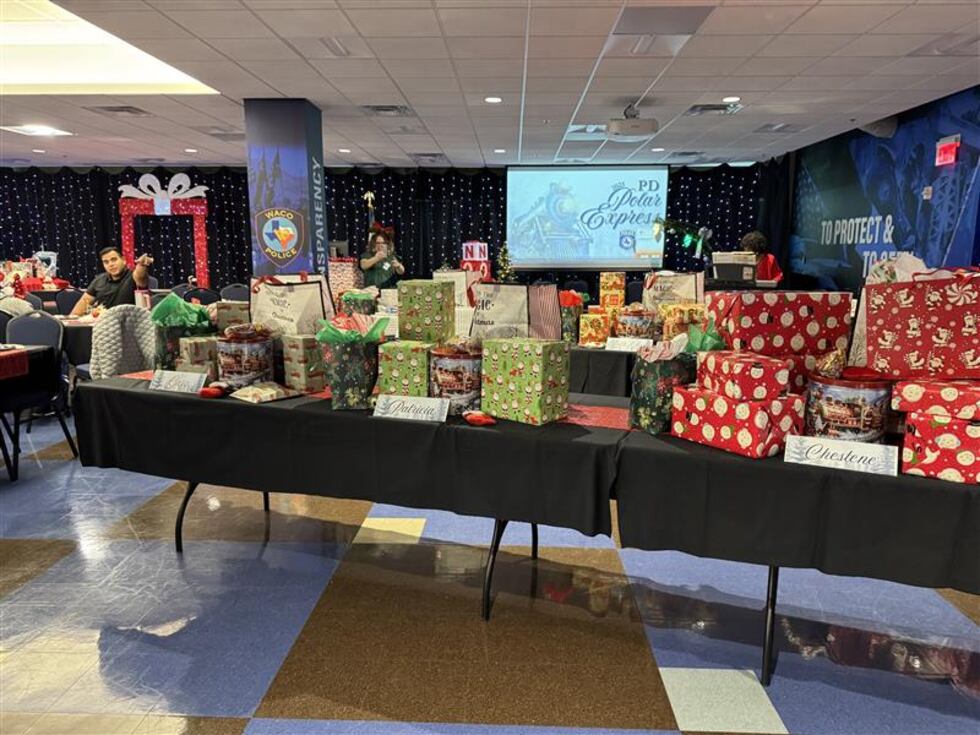 Waco Police Department host holiday celebration for nursing home seniors