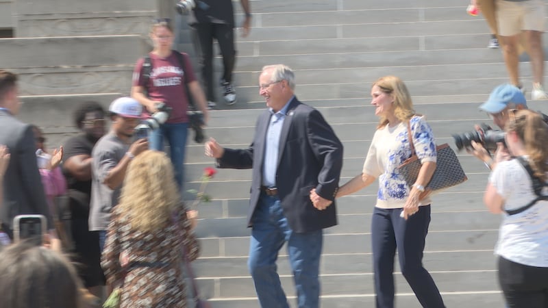 Emotional farewell for Mark Welsh as Texas A&M president steps down