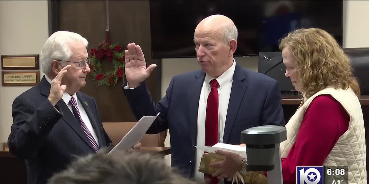 Ronnie Rusek Rusek sworn in as 74th State District Court judge